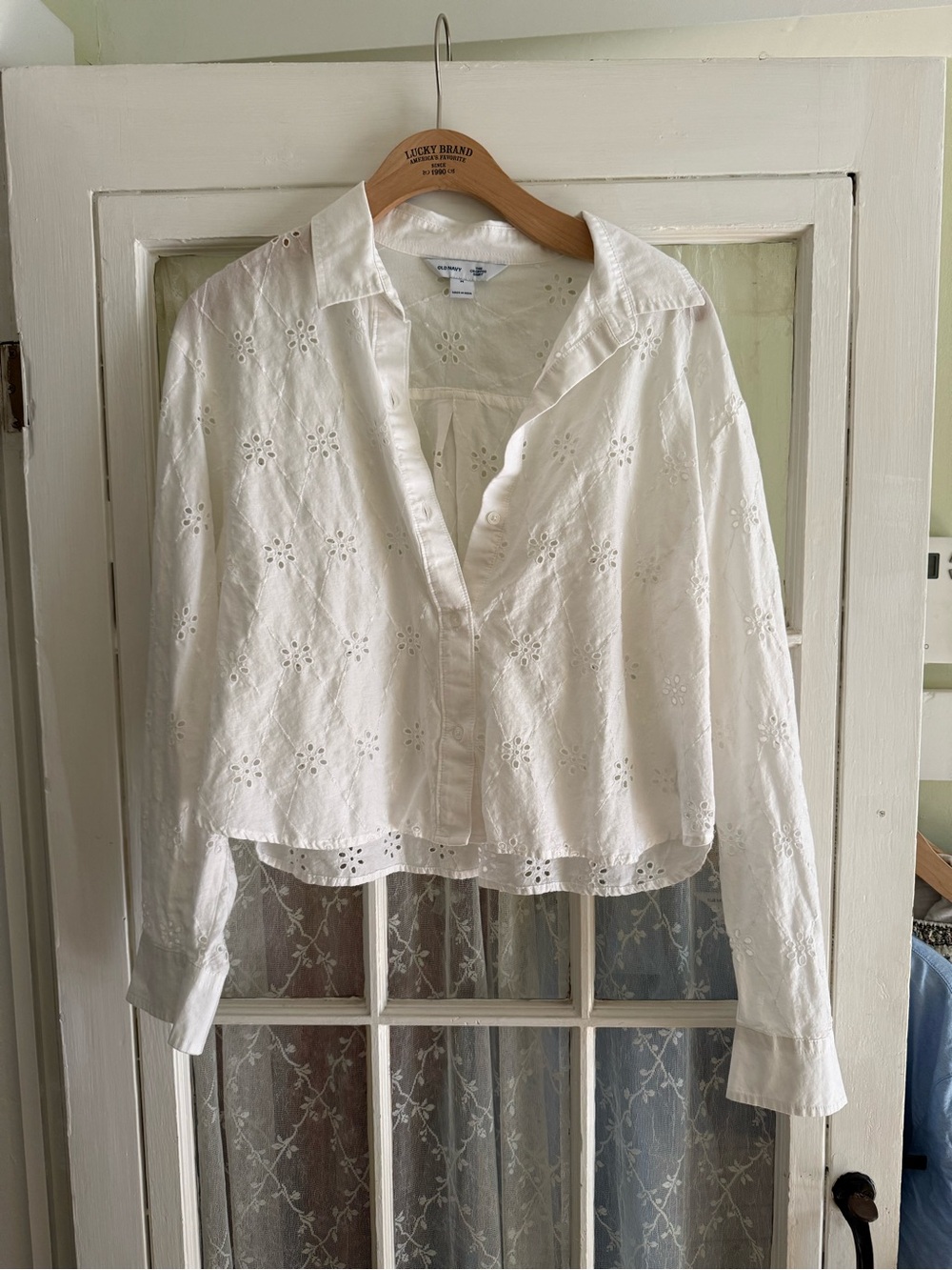 Old Navy White Eyelet Button-Front Shirt